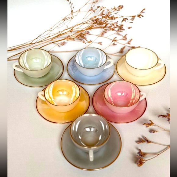 Arcopal pastel gold rimmed glass tea cups set of 6, vintage - Picture 1 of 7